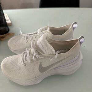 Nike Women's White and Gray Sneakers